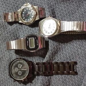 Lot of four men's wrist watches